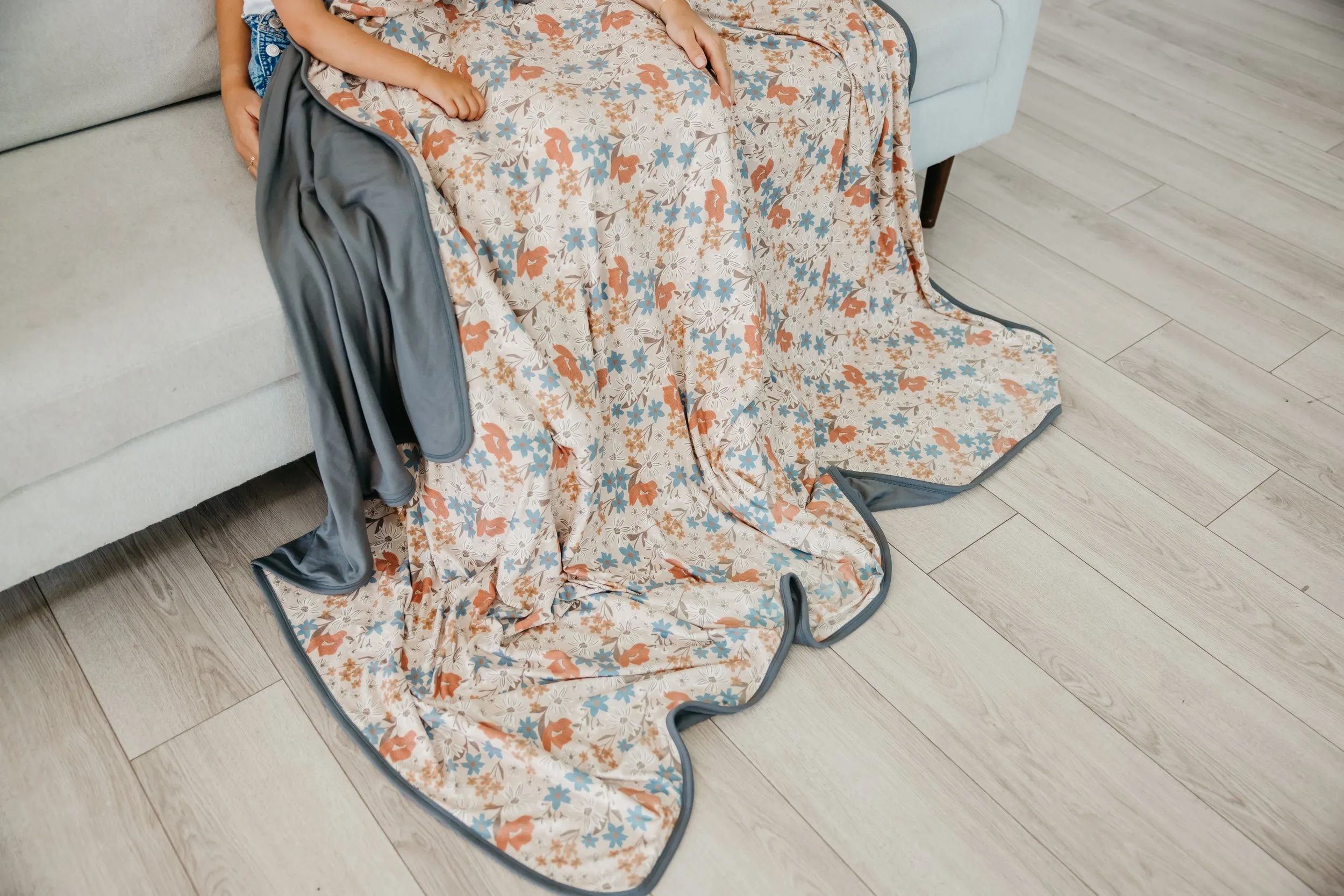 Copper Pearl Three-Layer Jumbo Stretchy Quilt (60"x72") / Eden